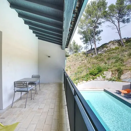 Arty Provence, Piscine Chauffee Отель типа 